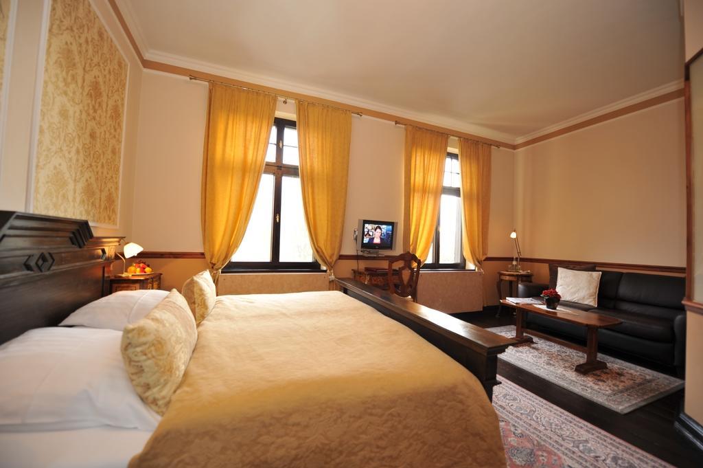 Gutshaus Kubbelkow Hotel Bergen Auf Rugen Room photo